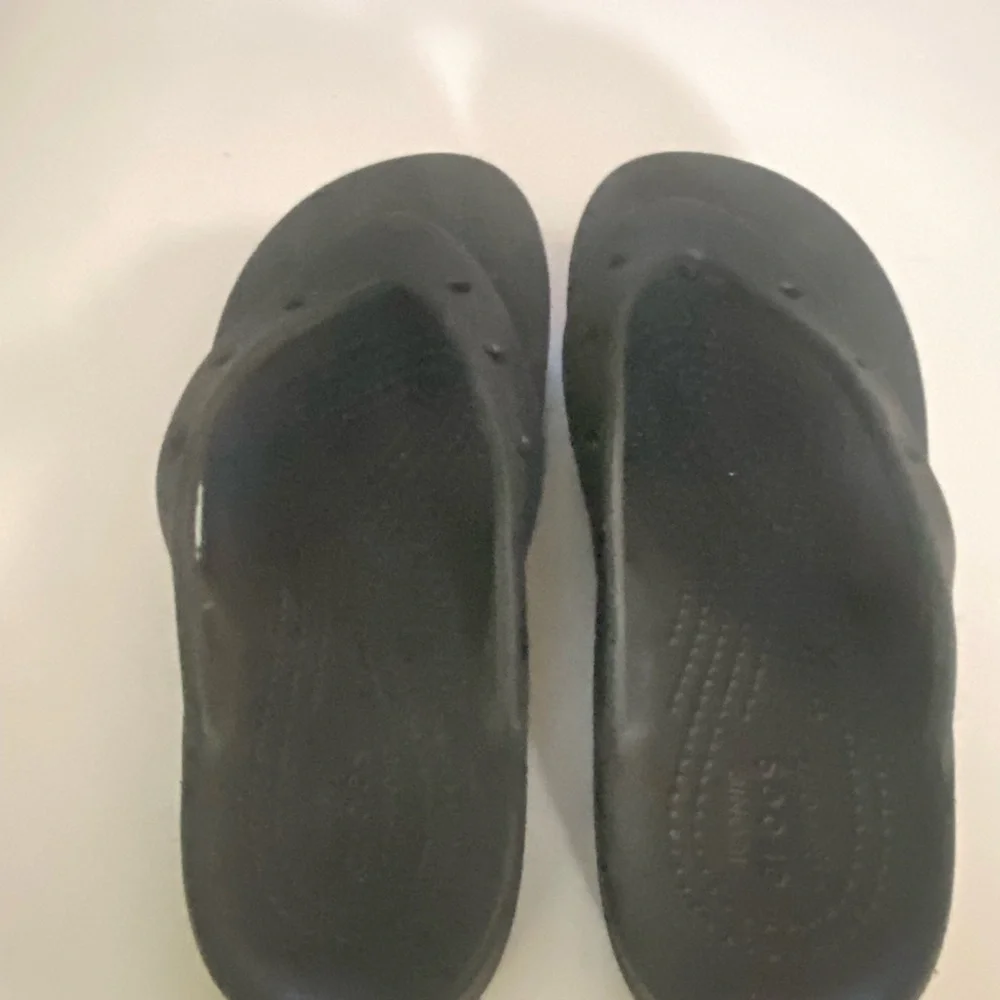 CROCS Black Sandals Comfortable and Versatile - Picture 3 of 6